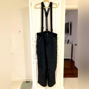 Men’s Polar Edge ski pants with suspenders. Excellent used condition.